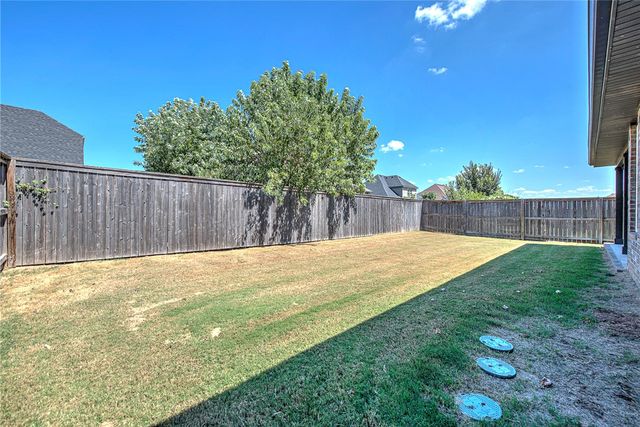 2206 SW Hampton Avenue, Bentonville, AR 72713