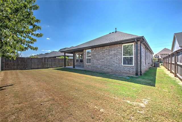 2206 SW Hampton Avenue, Bentonville, AR 72713