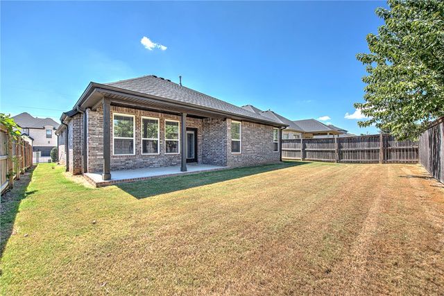 2206 SW Hampton Avenue, Bentonville, AR 72713