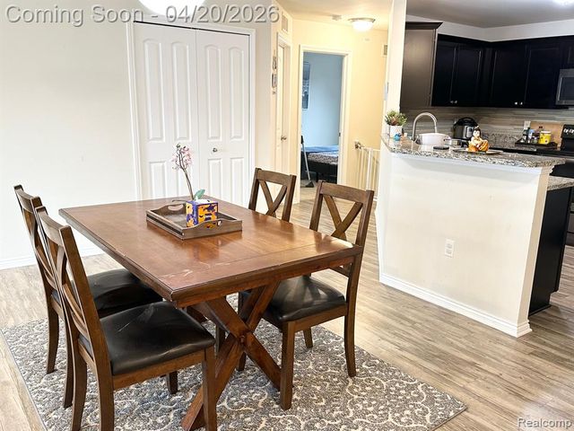 1216 Orchid Circle 18, Canton, MI 48187