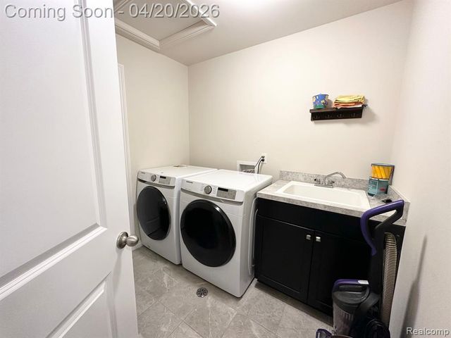 1216 Orchid Circle 18, Canton, MI 48187
