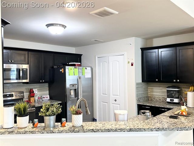 1216 Orchid Circle 18, Canton, MI 48187