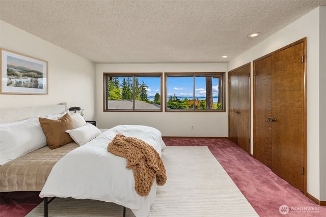 9793 NE Murden Cove Drive, Bainbridge Island, WA 98110