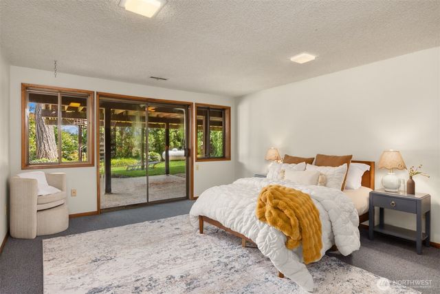 9793 NE Murden Cove Drive, Bainbridge Island, WA 98110