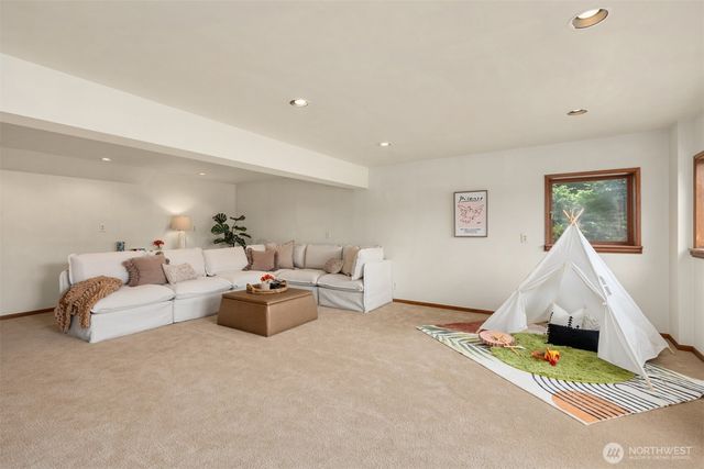9793 NE Murden Cove Drive, Bainbridge Island, WA 98110