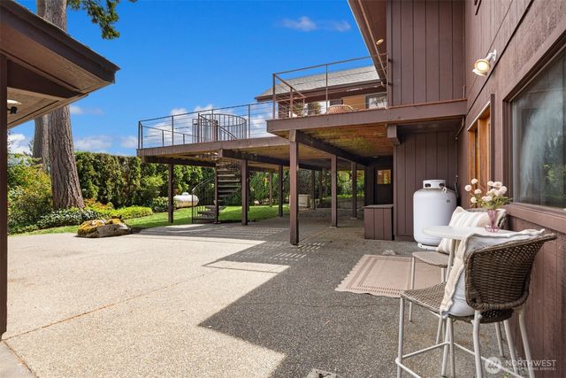 9793 NE Murden Cove Drive, Bainbridge Island, WA 98110