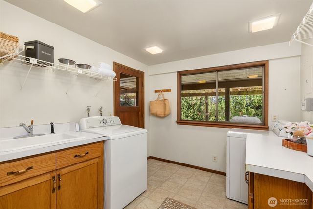 9793 NE Murden Cove Drive, Bainbridge Island, WA 98110