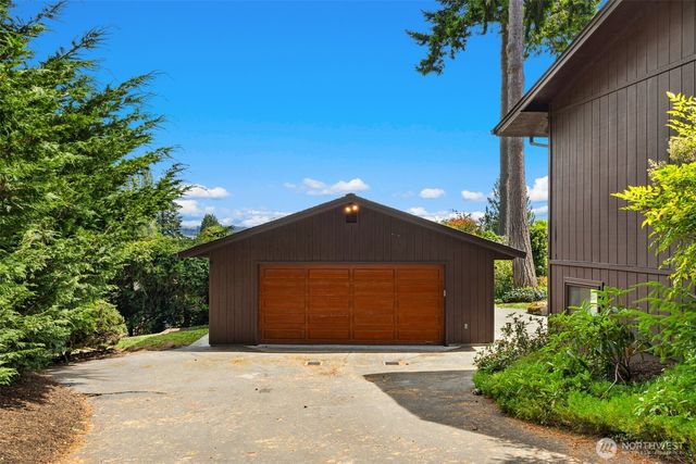 9793 NE Murden Cove Drive, Bainbridge Island, WA 98110