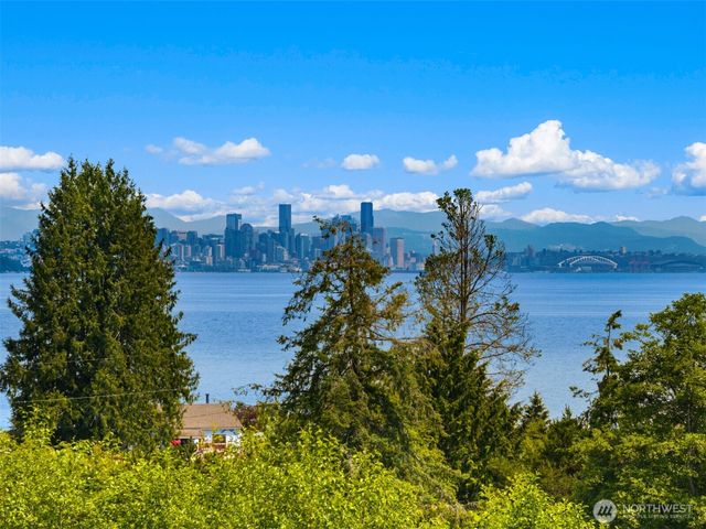 9793 NE Murden Cove Drive, Bainbridge Island, WA 98110