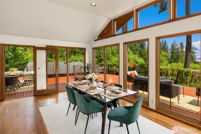 9793 NE Murden Cove Drive, Bainbridge Island, WA 98110