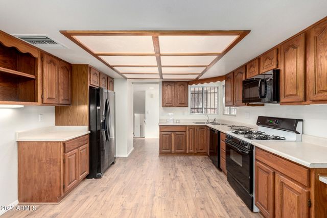 928 E LA JOLLA Drive, Tempe, AZ 85282