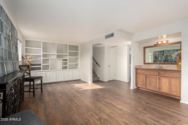 928 E LA JOLLA Drive, Tempe, AZ 85282