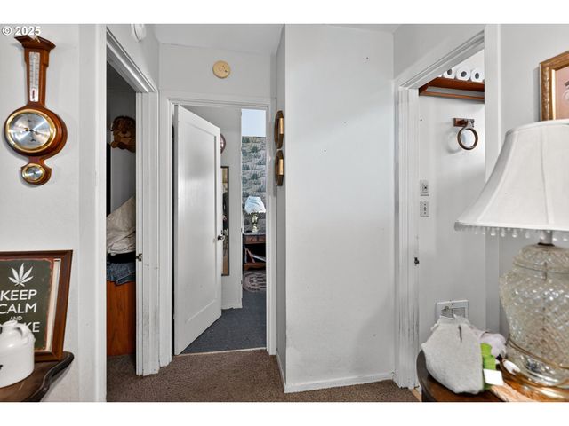 48386 JASPER Dr, Oakridge, OR 97463