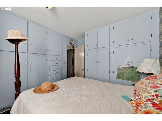 48386 JASPER Dr, Oakridge, OR 97463