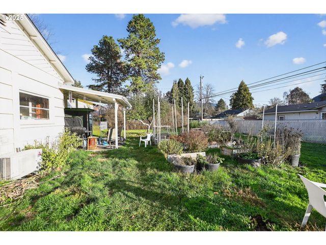 48386 JASPER Dr, Oakridge, OR 97463