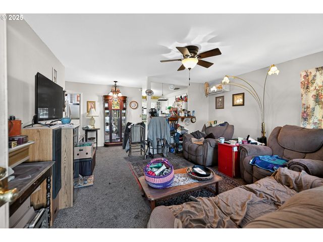 48386 JASPER Dr, Oakridge, OR 97463