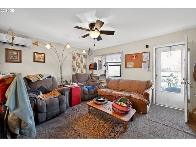 48386 JASPER Dr, Oakridge, OR 97463