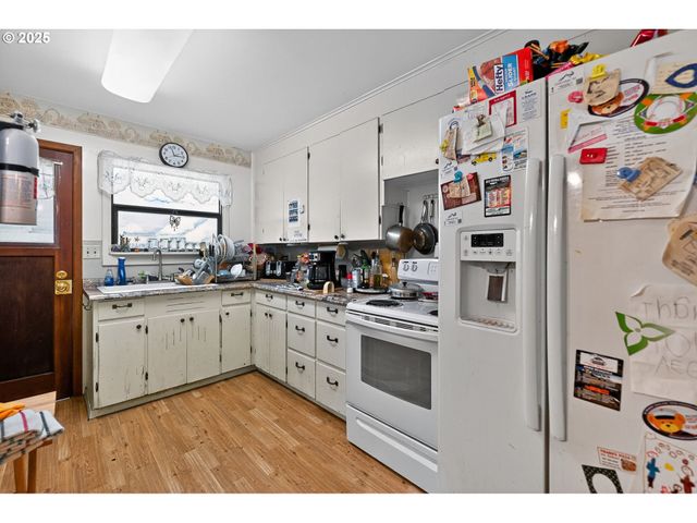 48386 JASPER Dr, Oakridge, OR 97463