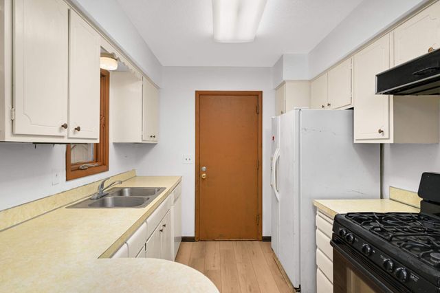 7816 Scott Avenue N, Brooklyn Park, MN 55443