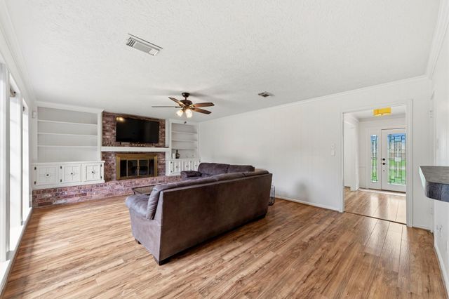 3902 Stillview Drive, Houston, TX 77068
