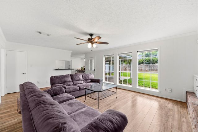 3902 Stillview Drive, Houston, TX 77068