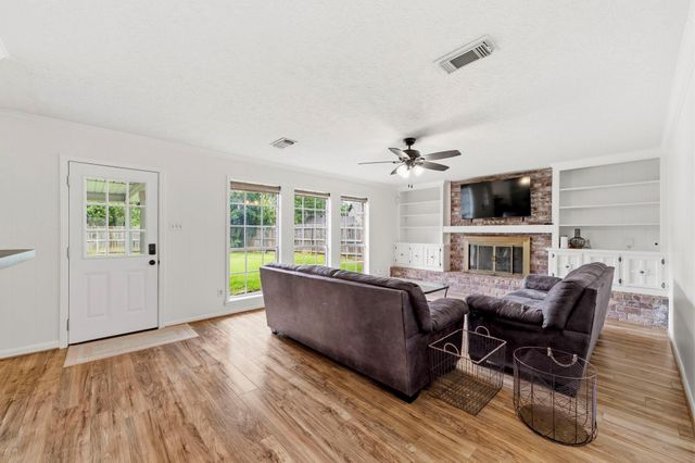 3902 Stillview Drive, Houston, TX 77068