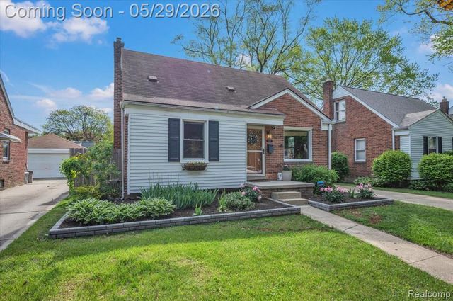 2934 N Altadena Avenue, Royal Oak, MI 48073