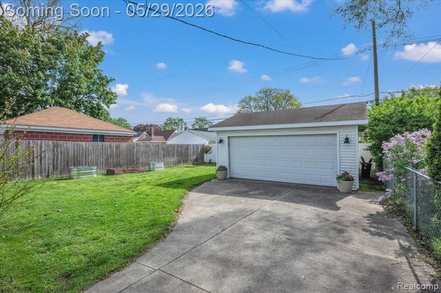 2934 N Altadena Avenue, Royal Oak, MI 48073