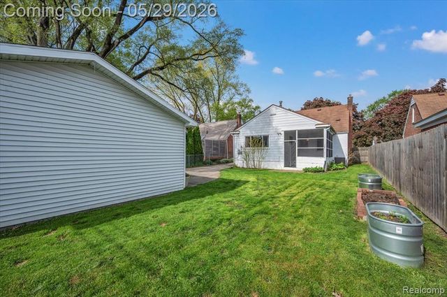 2934 N Altadena Avenue, Royal Oak, MI 48073