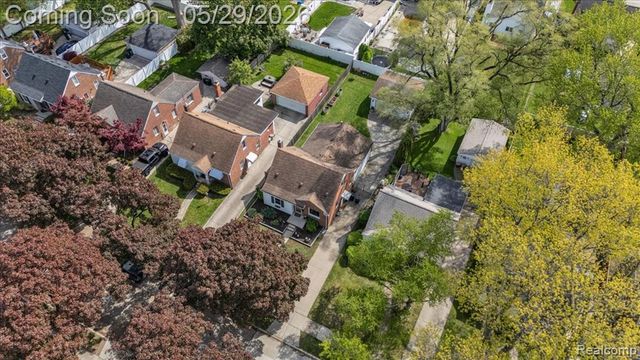 2934 N Altadena Avenue, Royal Oak, MI 48073