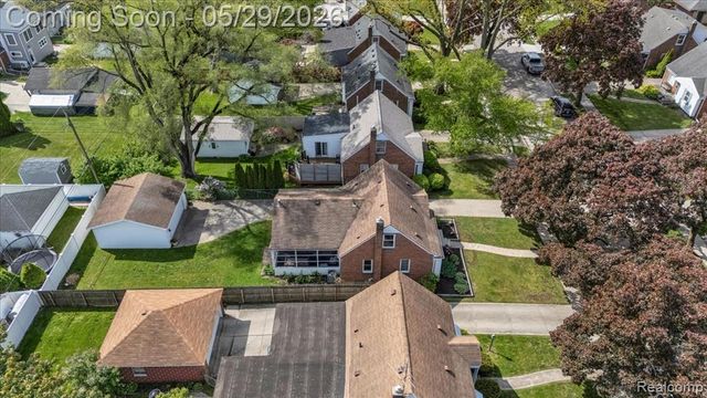2934 N Altadena Avenue, Royal Oak, MI 48073