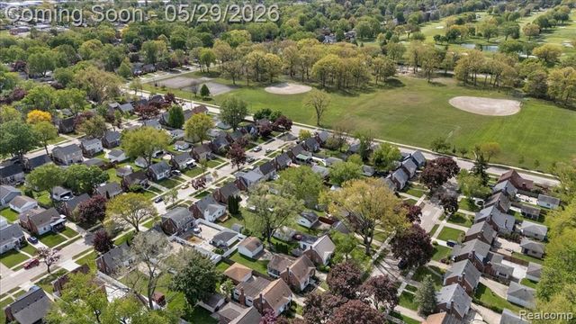 2934 N Altadena Avenue, Royal Oak, MI 48073