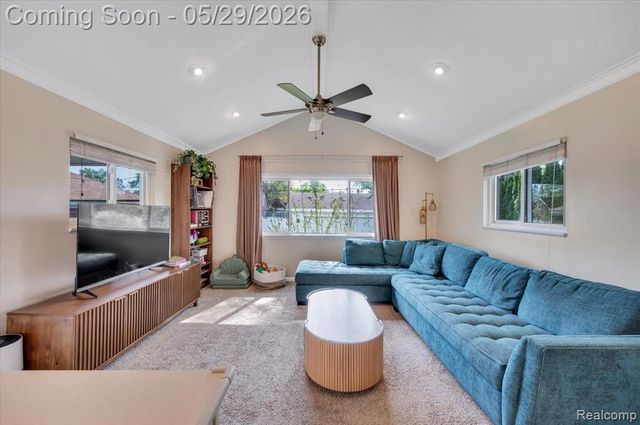 2934 N Altadena Avenue, Royal Oak, MI 48073