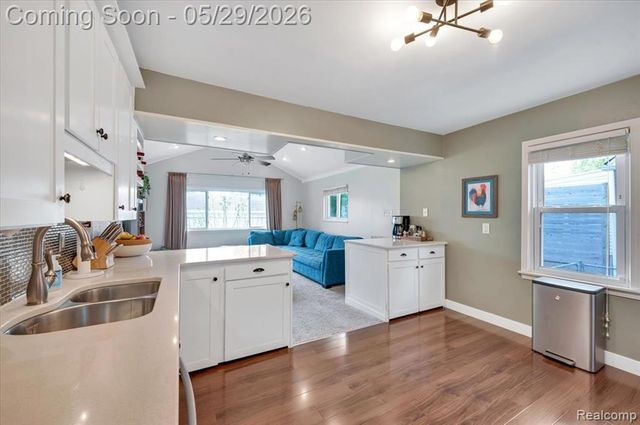 2934 N Altadena Avenue, Royal Oak, MI 48073
