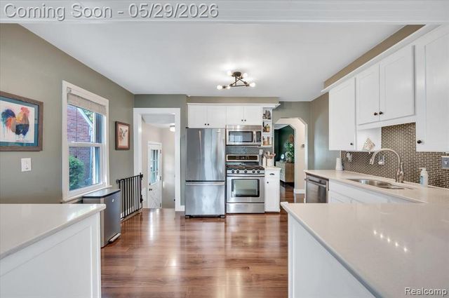 2934 N Altadena Avenue, Royal Oak, MI 48073