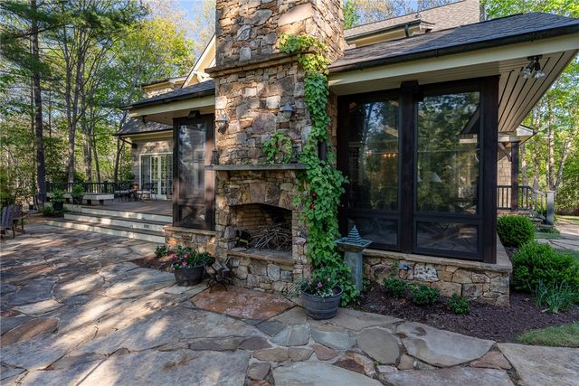 502 Wind Flower Drive, Sunset, SC 29685