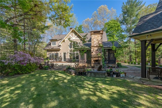 502 Wind Flower Drive, Sunset, SC 29685