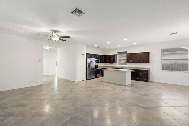 2055 46th Avenue, Vero Beach, FL 32966