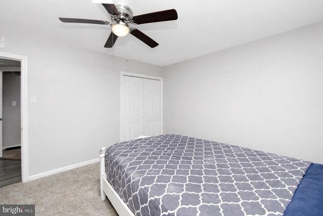 24 WOODBINE AVE, Maple Shade, NJ 08052