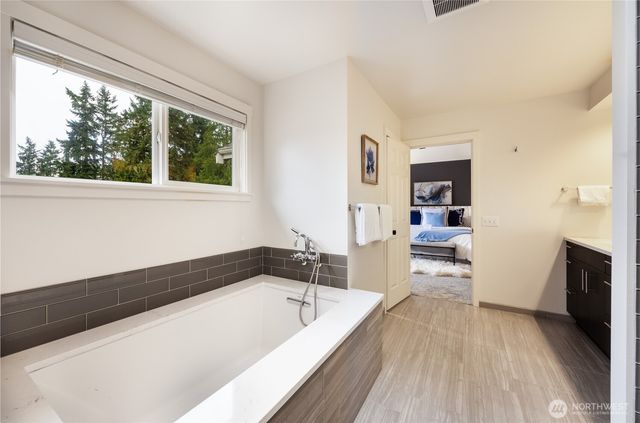 9968 184th Avenue NE, Redmond, WA 98052