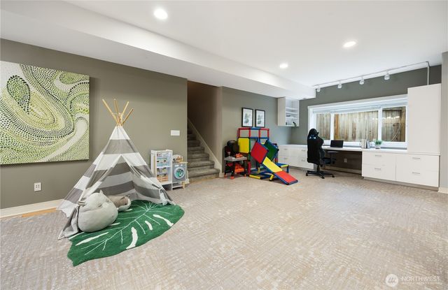 9968 184th Avenue NE, Redmond, WA 98052