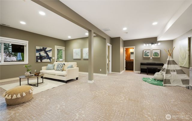 9968 184th Avenue NE, Redmond, WA 98052