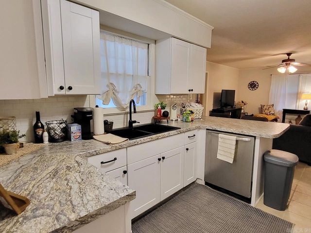 1136 Walnut St, Jonesboro, AR 72401