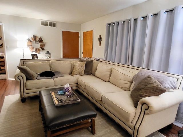 1136 Walnut St, Jonesboro, AR 72401