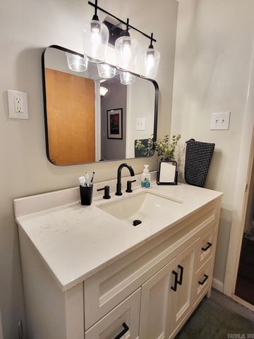 1136 Walnut St, Jonesboro, AR 72401