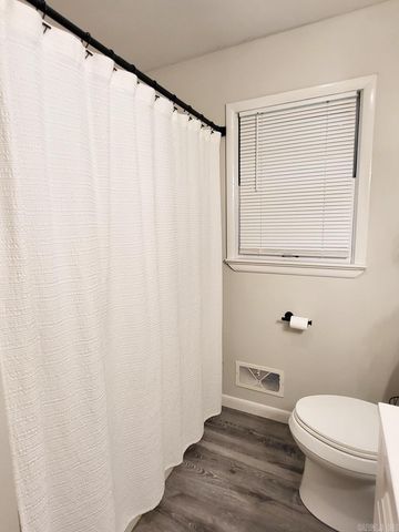 1136 Walnut St, Jonesboro, AR 72401