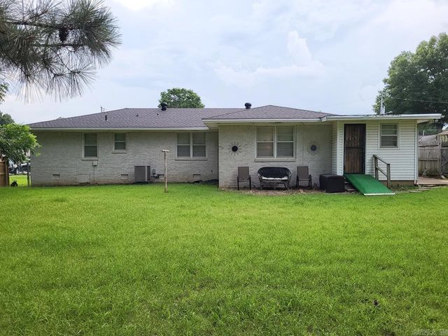 1136 Walnut St, Jonesboro, AR 72401