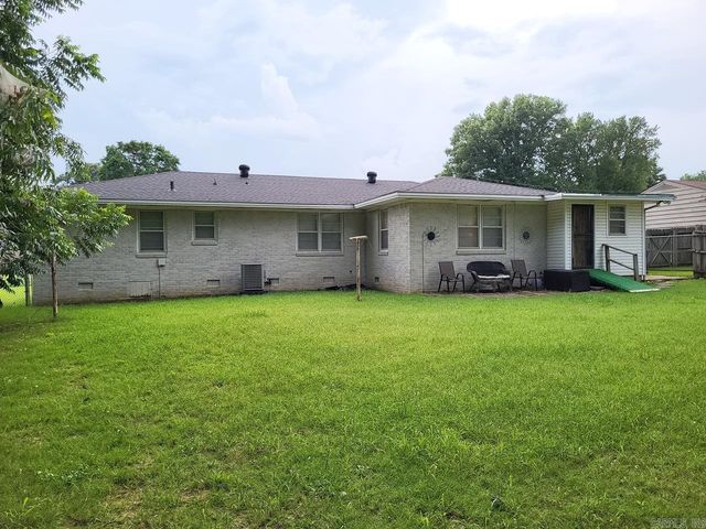 1136 Walnut St, Jonesboro, AR 72401