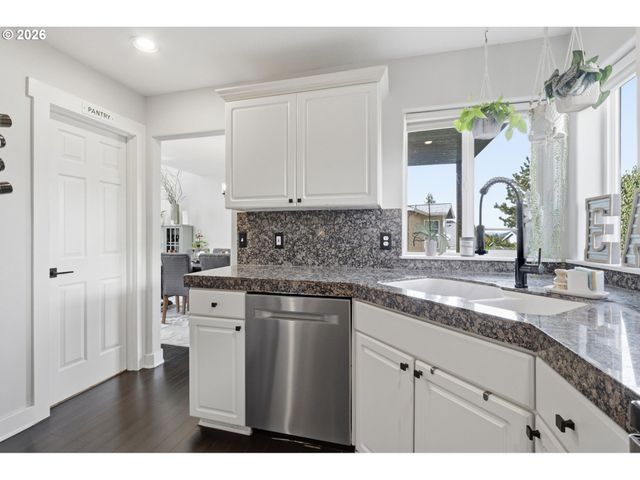 16418 Se ORCHARD VIEW Ln, Damascus, OR 97089