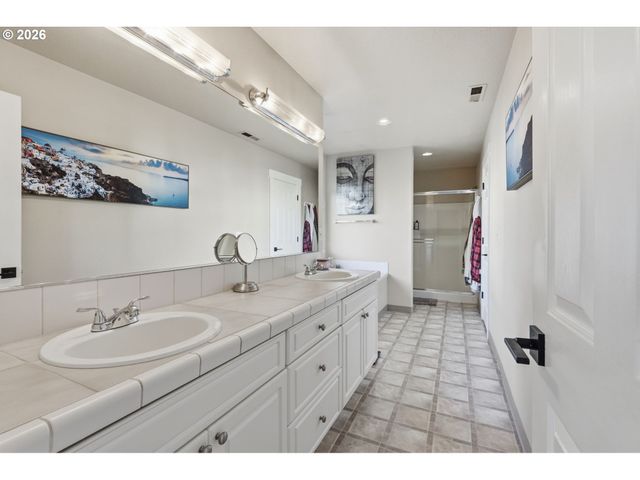 16418 Se ORCHARD VIEW Ln, Damascus, OR 97089